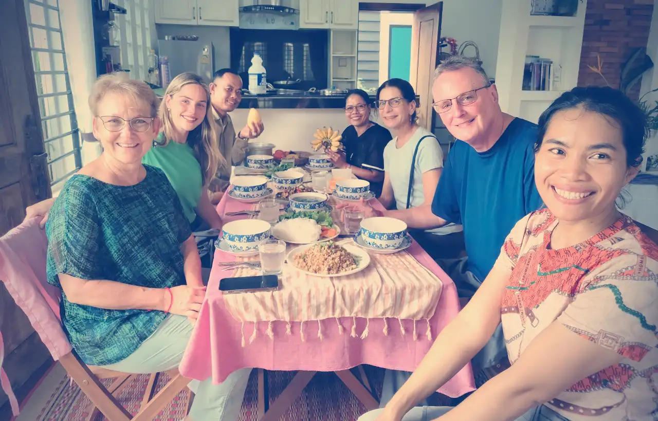 group dinner experience in siem reap